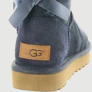 UGG Bailey Bow Boots (Like New)